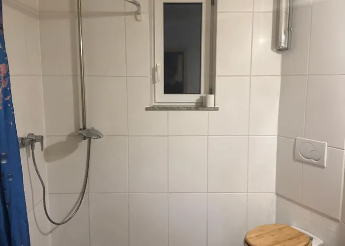 Monteurzimmer Privatzimmer Free Wifi 2P Gemeinschaftsbad Hausbreitenbach